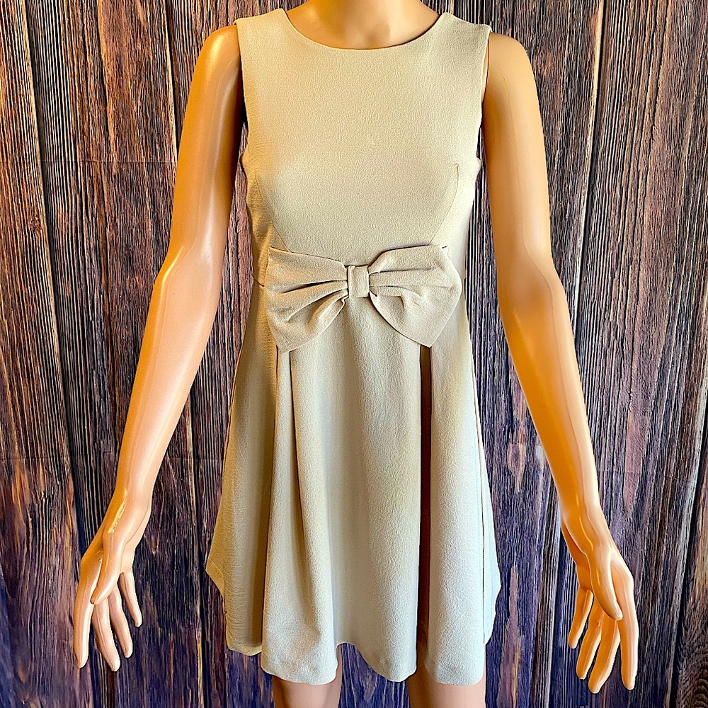 Max & Riley tan beige bow princess dress size Small